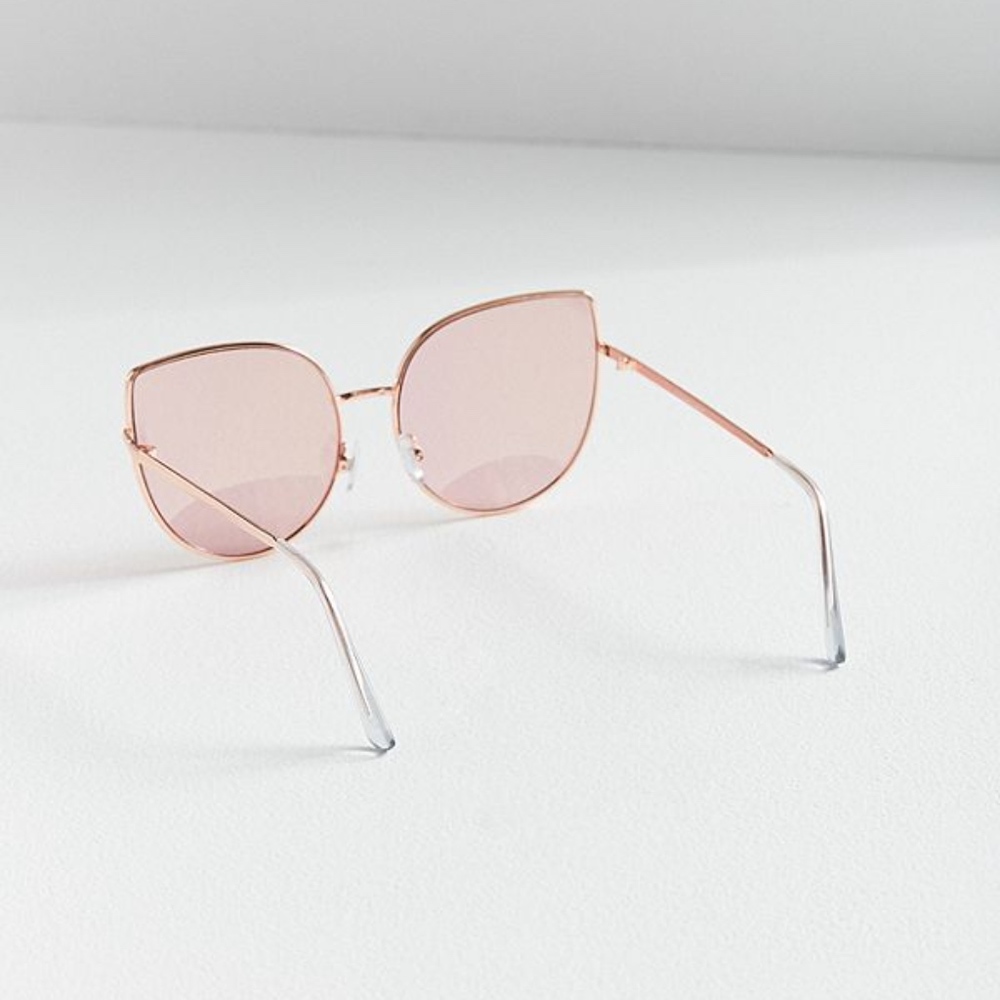 Lux Oversized Gold Metal Cat eye Retro Sunglasses - Picture 2 of 2